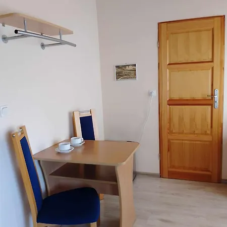 Piaf 홈스테이 레왈